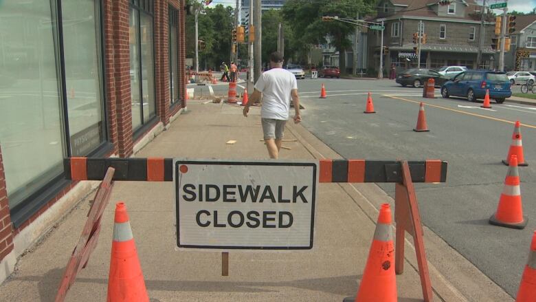 Barricade at Almon Street cthat reads 