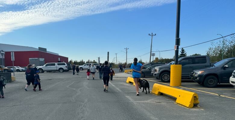 Runners and dogs at Terry Fox Run