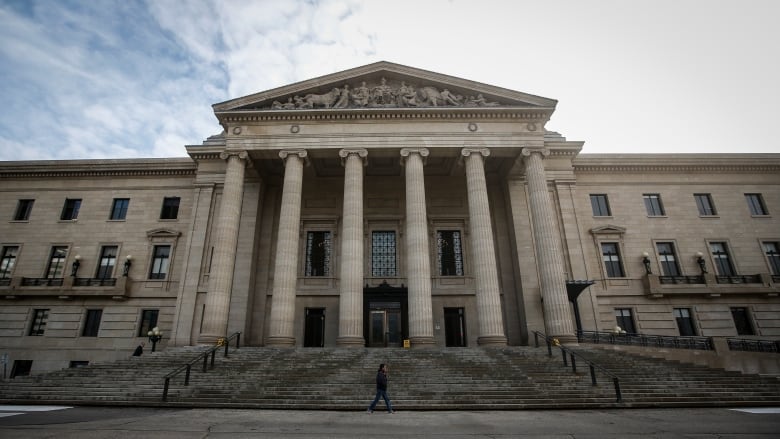 The front exterior of the Manitoba legislative building.