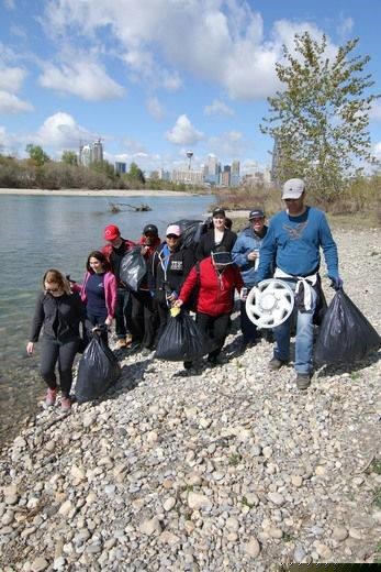 2013 Floods — Volunteer Cleanup